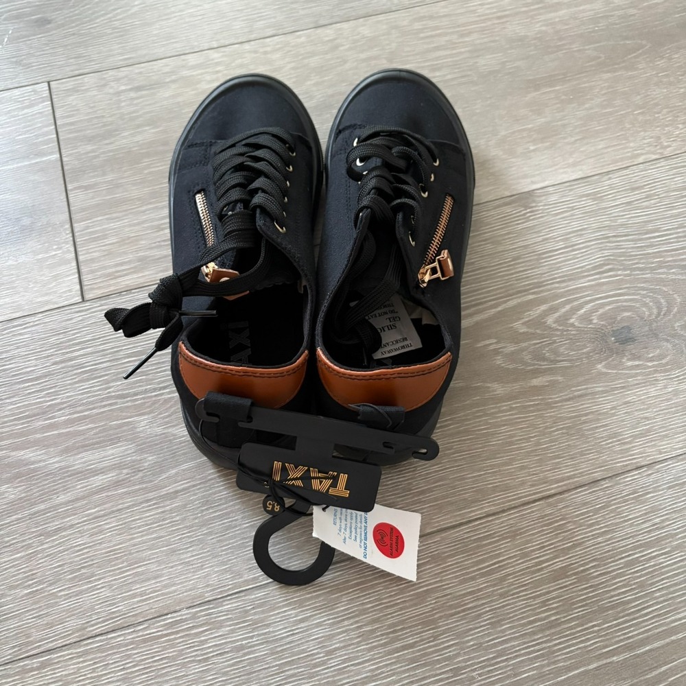 NWT Taxi Womens Black Canvas Zipper Low Top Lace Up Sneaker Shoes Size 8.5 - Picture 4 of 14